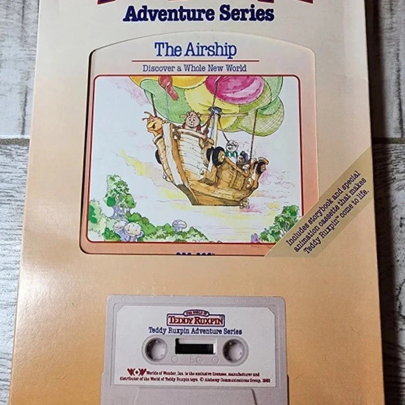 Vtge 1985 Teddy Ruxpin in orgnl box w/ books, tapes, answer box - Picture 4 of 16